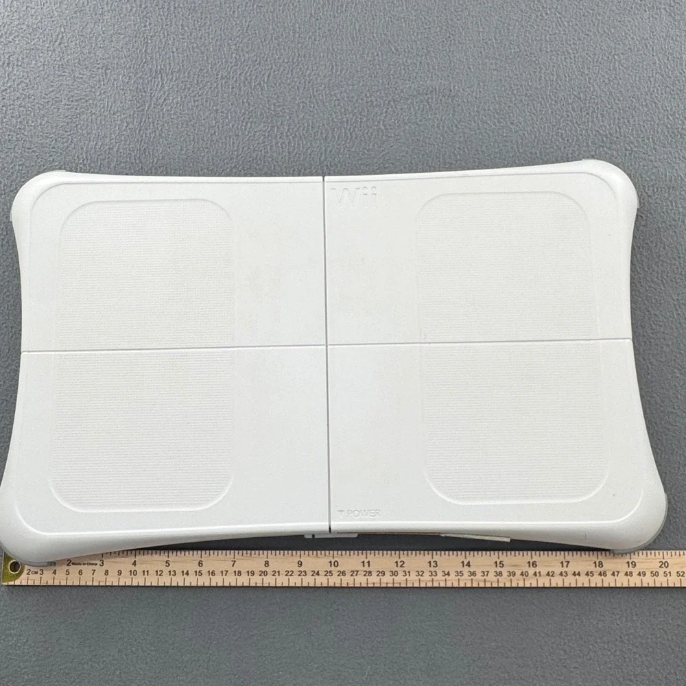 Nintendo Wii Balance Board White Wireless Fitness Accessory Retro Gaming Fitness